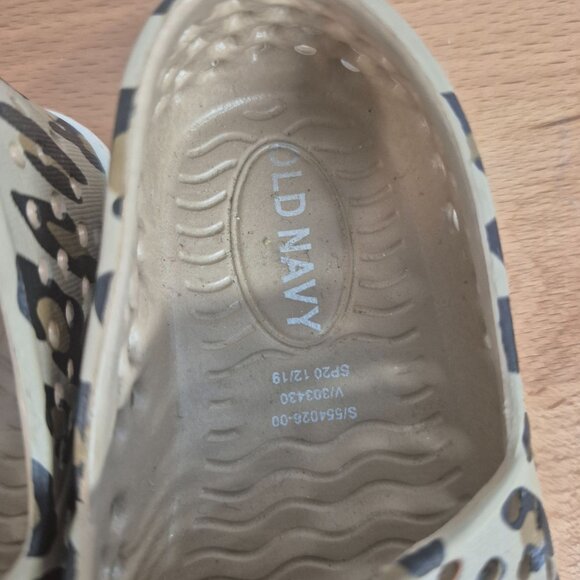 Old Navy Girls Leopard Print Slip-On Shoes Size 5 Rubber Casual Flats - Picture 2 of 5